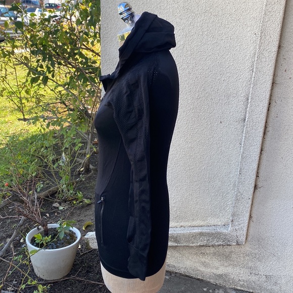 NWT Fabletics Kiley hooded great black zippered stretchy jacket with pockets. - Picture 8 of 16